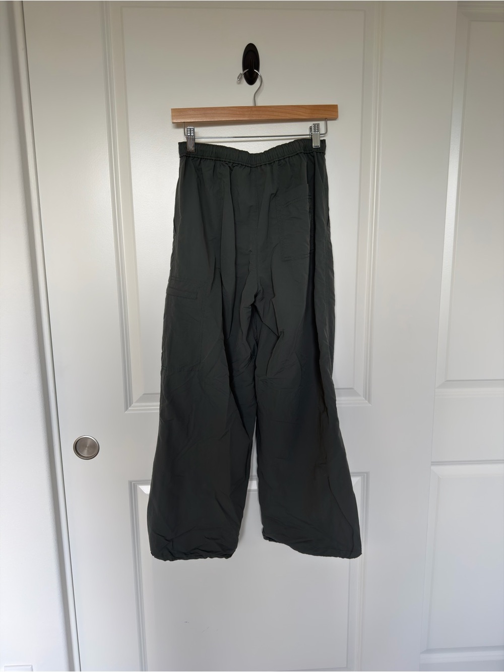 UNIQLO Easy Utility Pants in Dark Green (PLEASE READ DESCRIPTION) - Picture 8 of 10